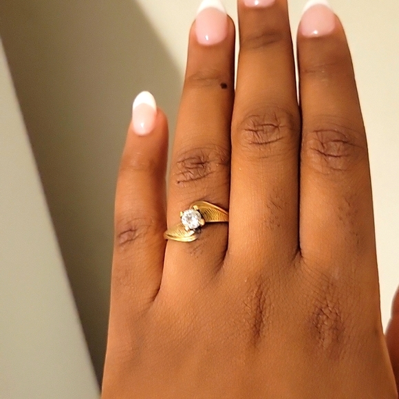 Dimond Ring - Picture 4 of 4